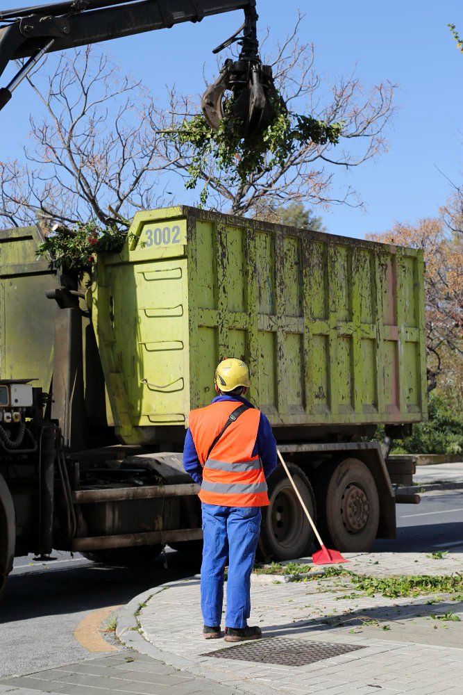 Kontenery na odpady po budowie: Skuteczne zarządzanie odpadami w sektorze budowlanym